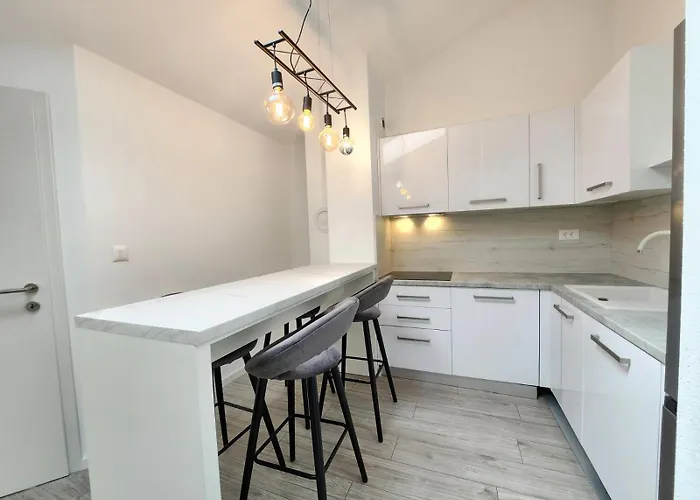 Nicolas * Πούλα