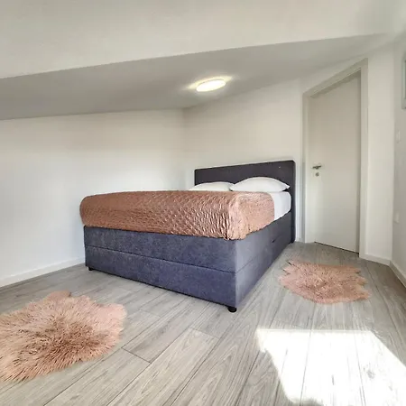 Nicolas Apartamento *